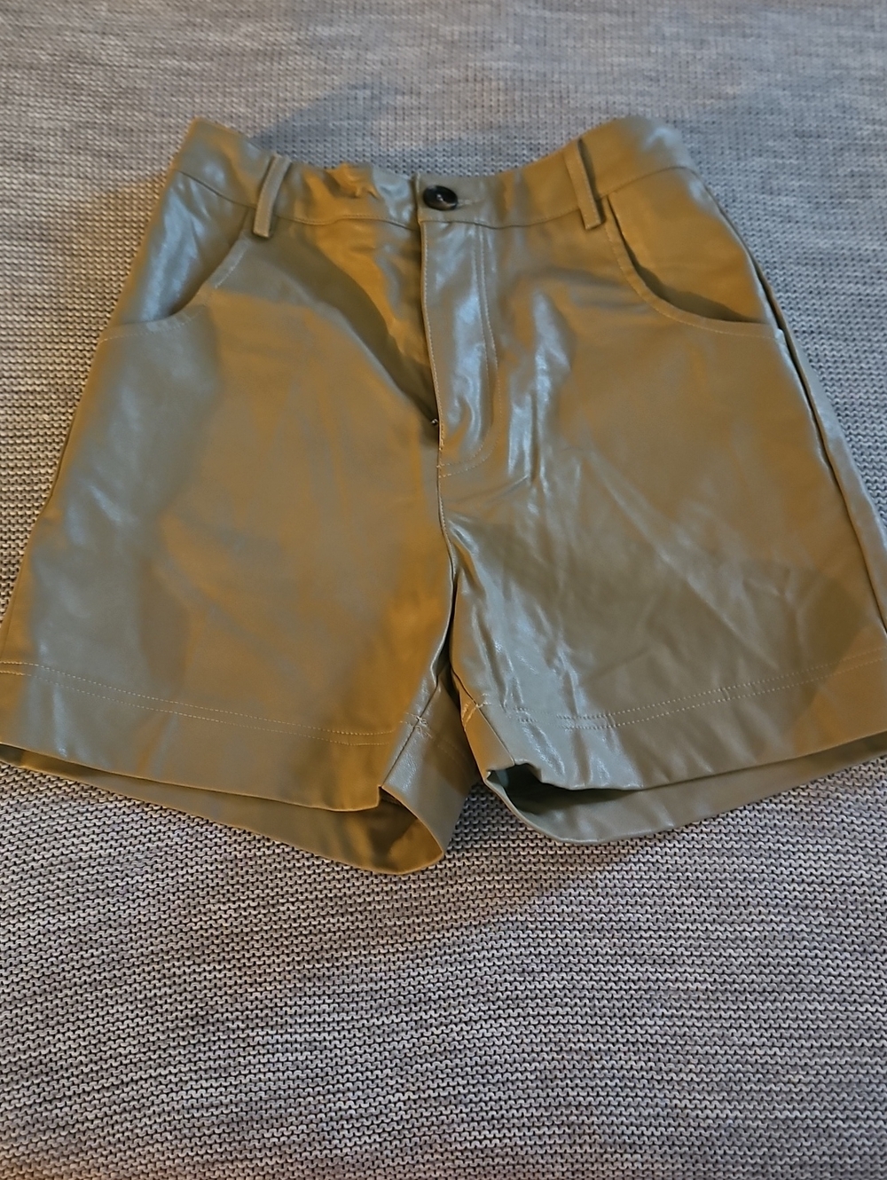 NWT - Women' Tan High Waisted Casual Shorts - Size Small